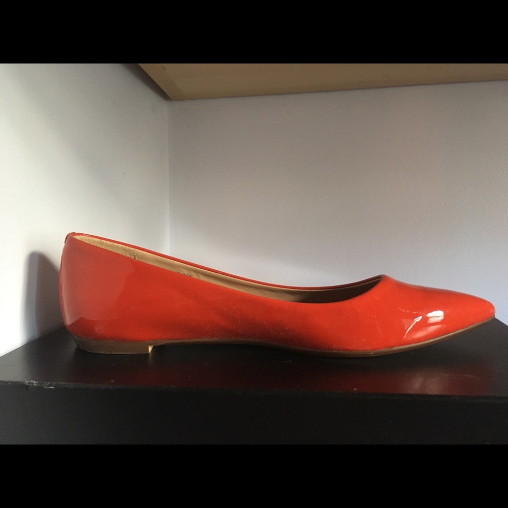 NIB JCrew Viv patent flats in color poppy, size 6